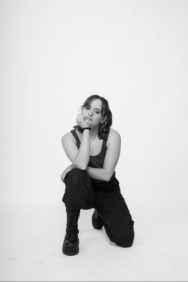 JÚLIA GENÍS